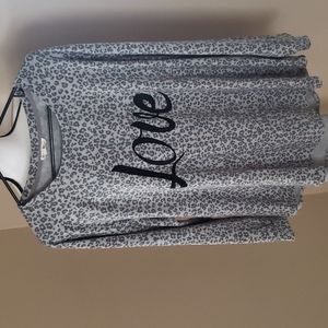 Leopard lightweight love sweatshirt size 1x